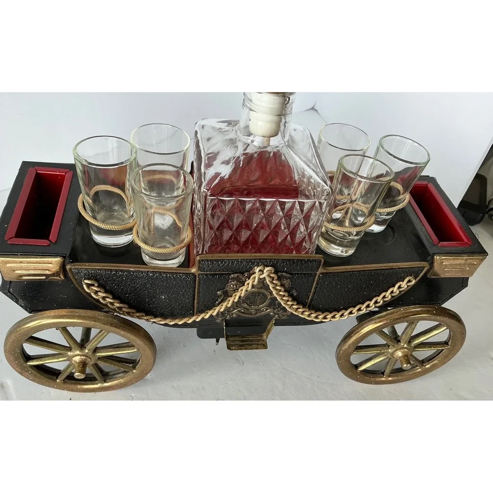 Vintage Stagecoach Music Box Liquor Decanter Set with 6 Shot‎ Glasses